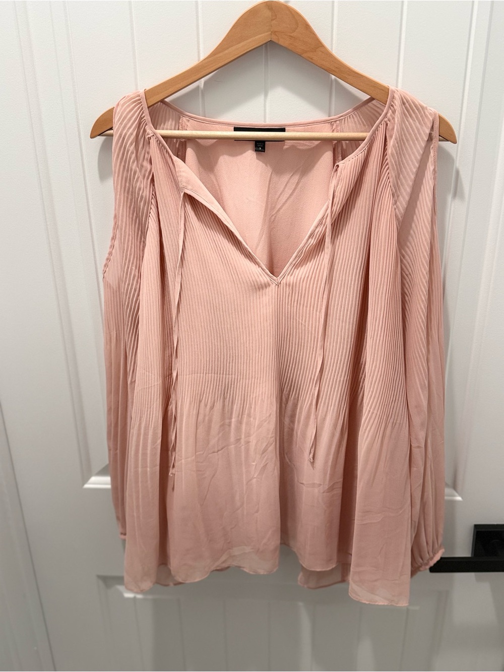 Sanctuary Blush Pink Cold-Shoulder Pleated V-Neck Top